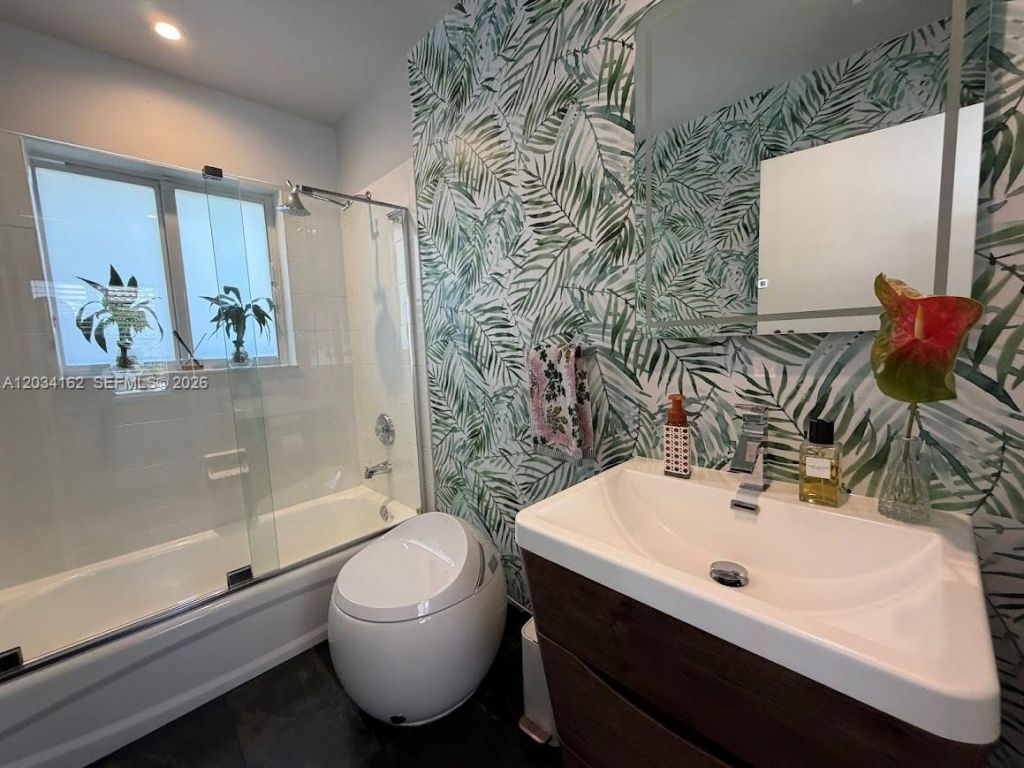 10900 NW 72nd St , Unit ., Doral, FL 33178 Photo