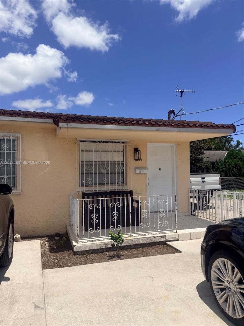 3821 SW 89th Ct, Unit front, Miami, FL 33165 Photo