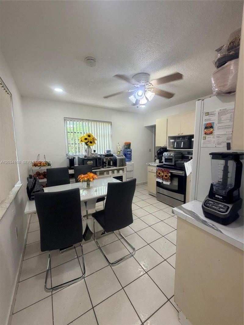 3821 SW 89th Ct , Unit front, Miami, FL 33165 Photo