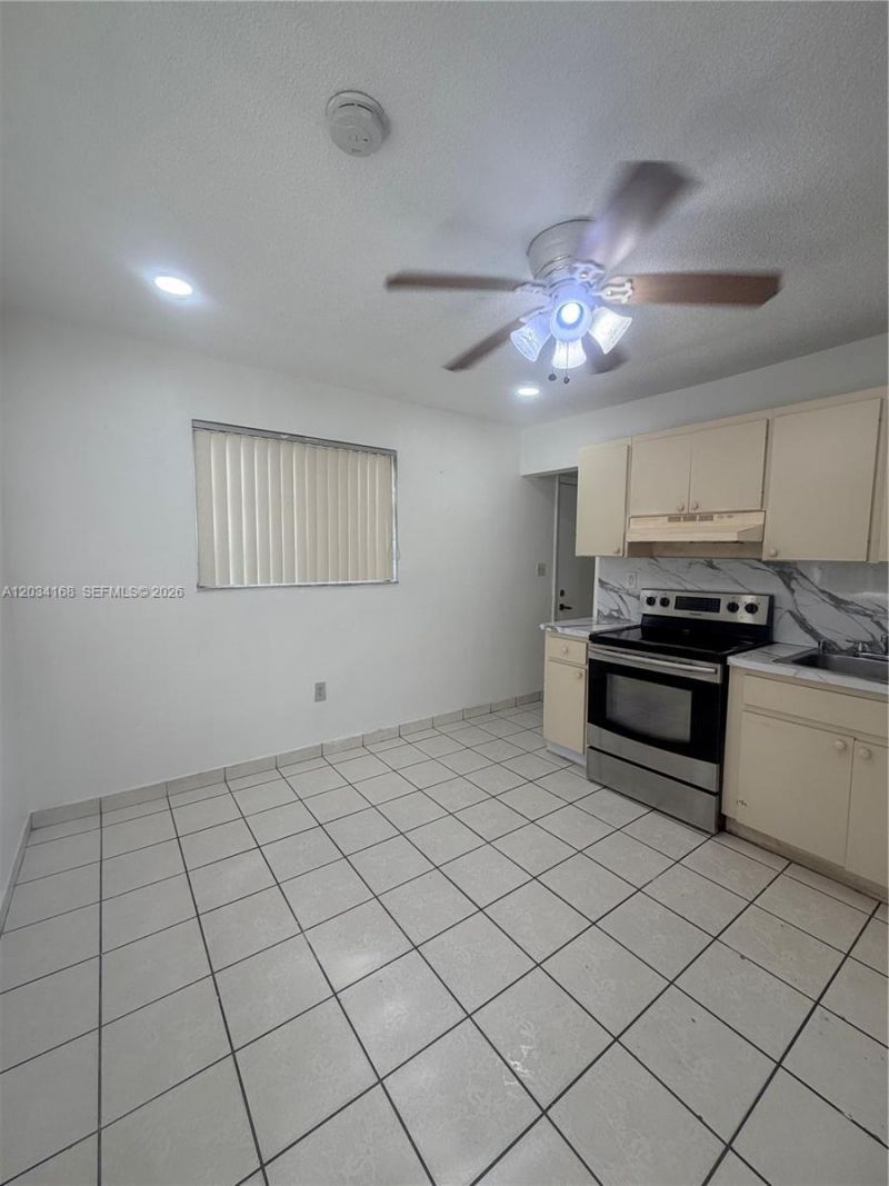 3821 SW 89th Ct, Unit front, Miami, FL 33165 Photo