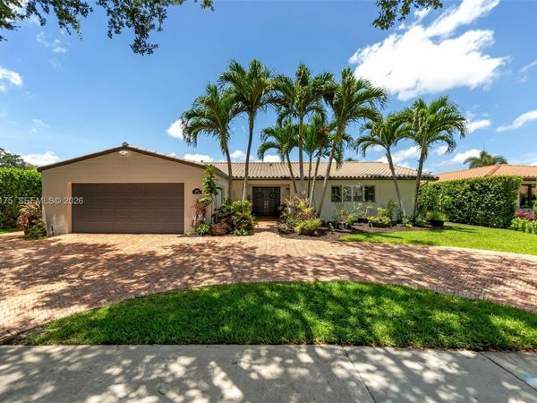 8601 Dundee Ter , Miami Lakes, FL 33016