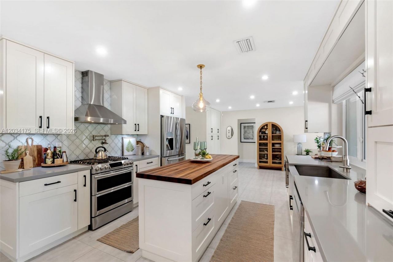 8601 Dundee Ter , Miami Lakes, FL 33016 Photo