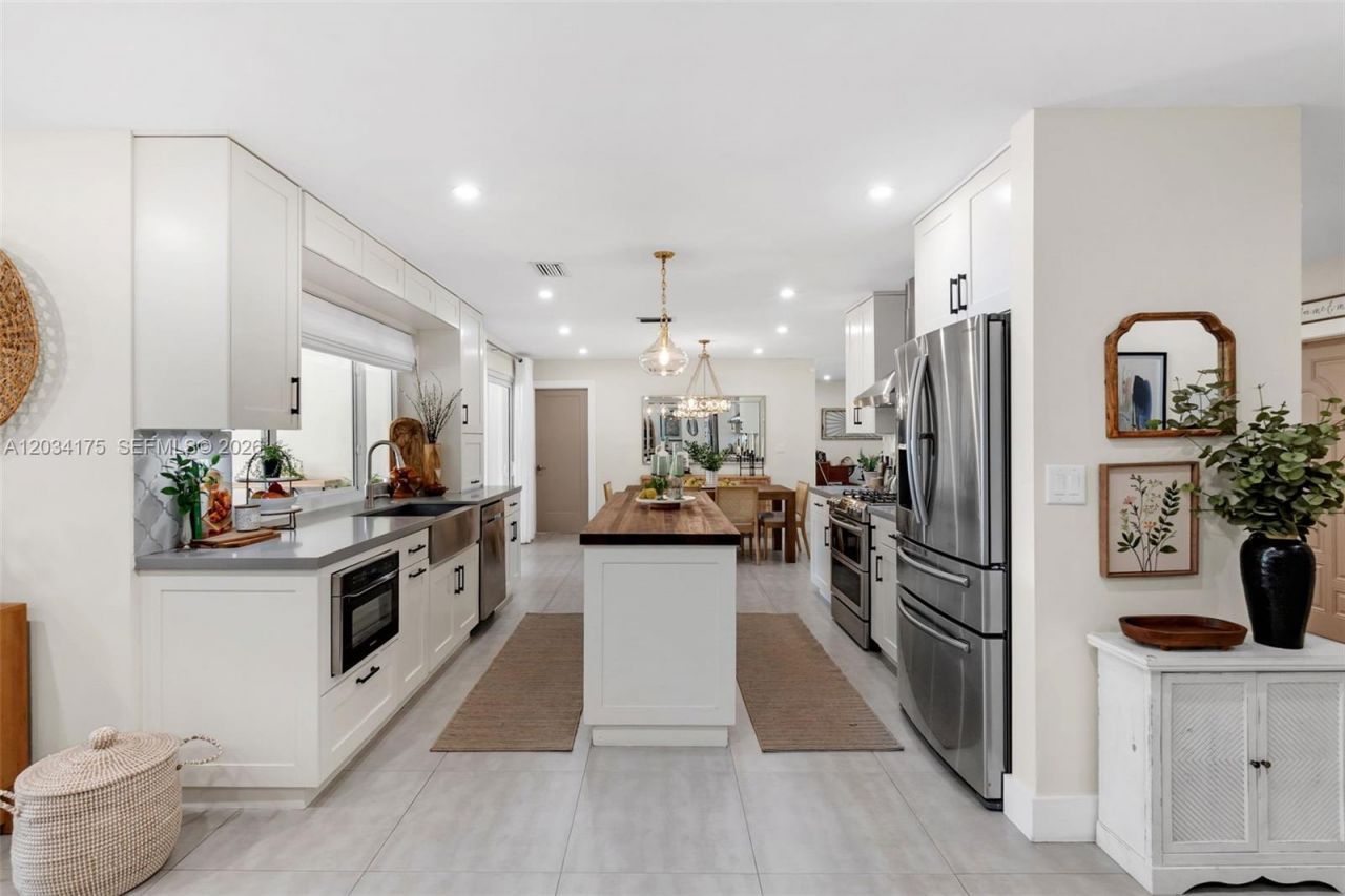 8601 Dundee Ter , Miami Lakes, FL 33016 Photo