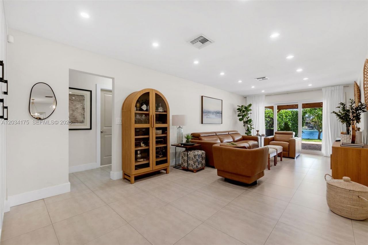 8601 Dundee Ter , Miami Lakes, FL 33016 Photo