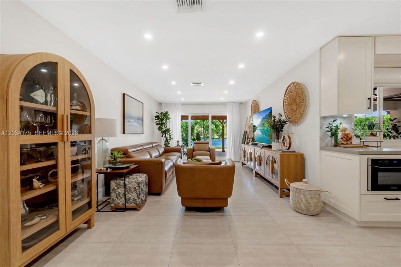 8601 Dundee Ter , Miami Lakes, FL 33016 Photo