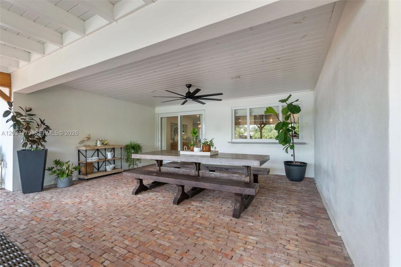 8601 Dundee Ter , Miami Lakes, FL 33016 Photo