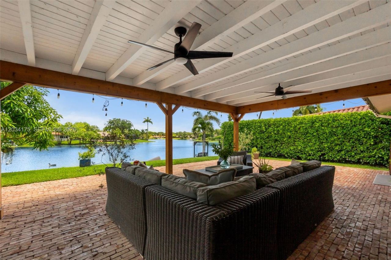 8601 Dundee Ter , Miami Lakes, FL 33016 Photo