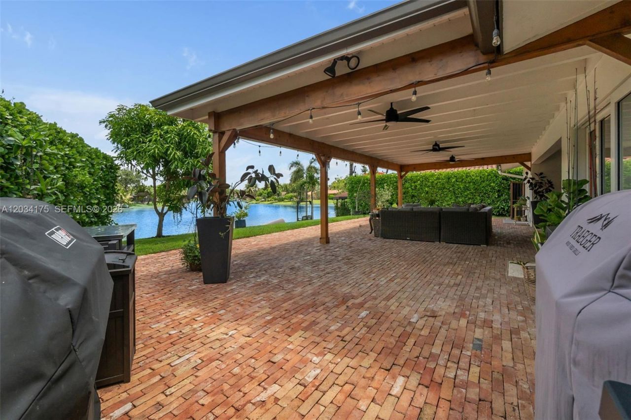 8601 Dundee Ter , Miami Lakes, FL 33016 Photo