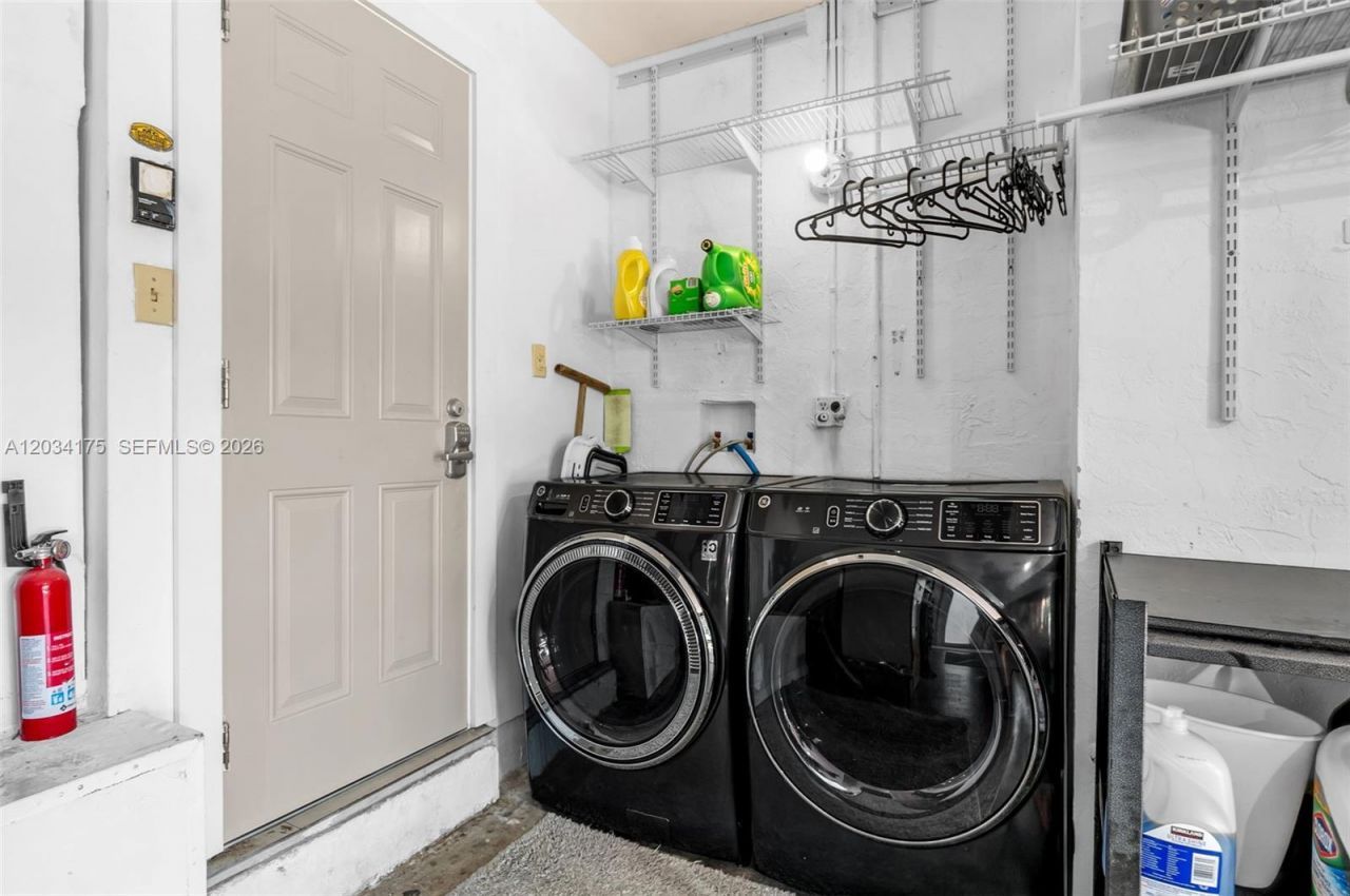 8601 Dundee Ter , Miami Lakes, FL 33016 Photo