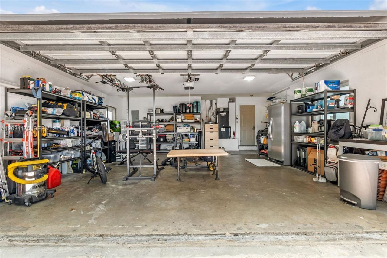 8601 Dundee Ter , Miami Lakes, FL 33016 Photo