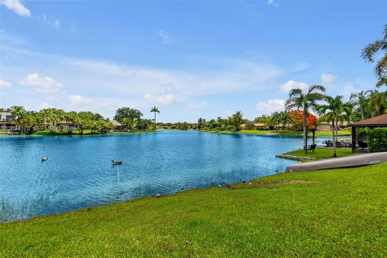 8601 Dundee Ter , Miami Lakes, FL 33016 Photo