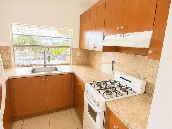 6850 W 14th Ct, Unit A28, Hialeah, FL 33014