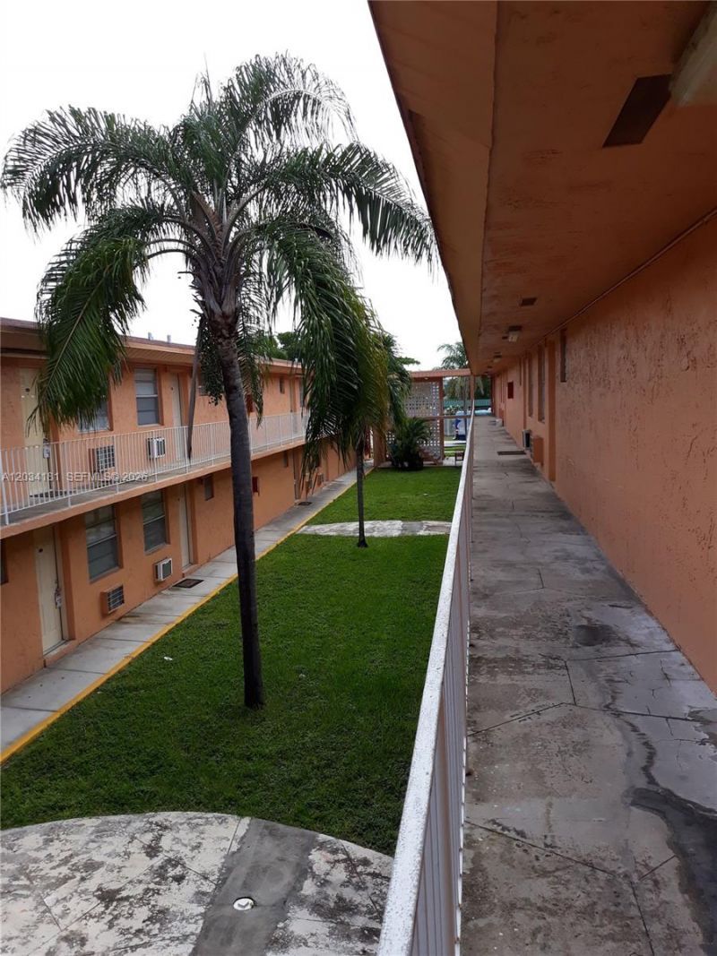 6850 W 14th Ct , Unit C28, Hialeah, FL 33014 Photo