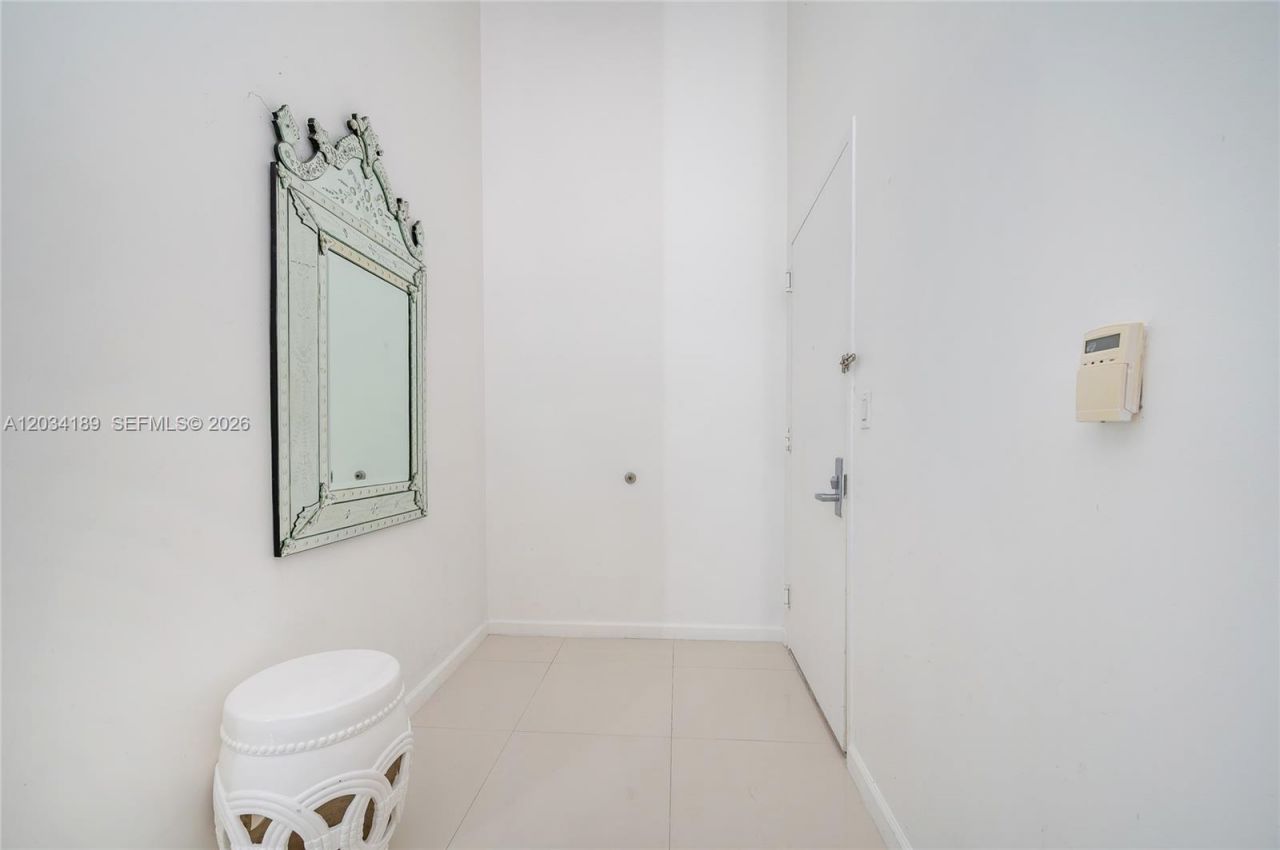 475 Brickell Ave , Unit 4115, Miami, FL 33131 Photo