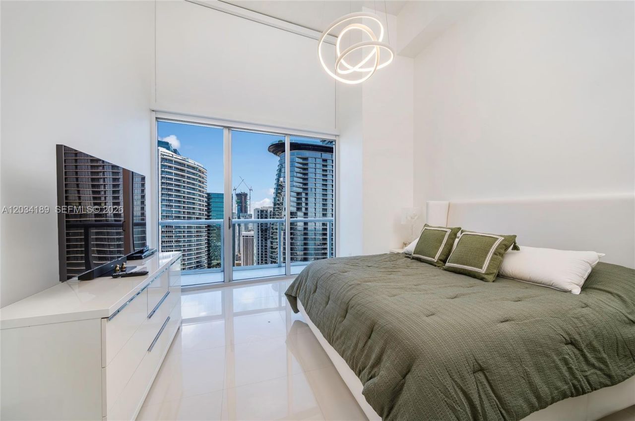 475 Brickell Ave , Unit 4115, Miami, FL 33131 Photo