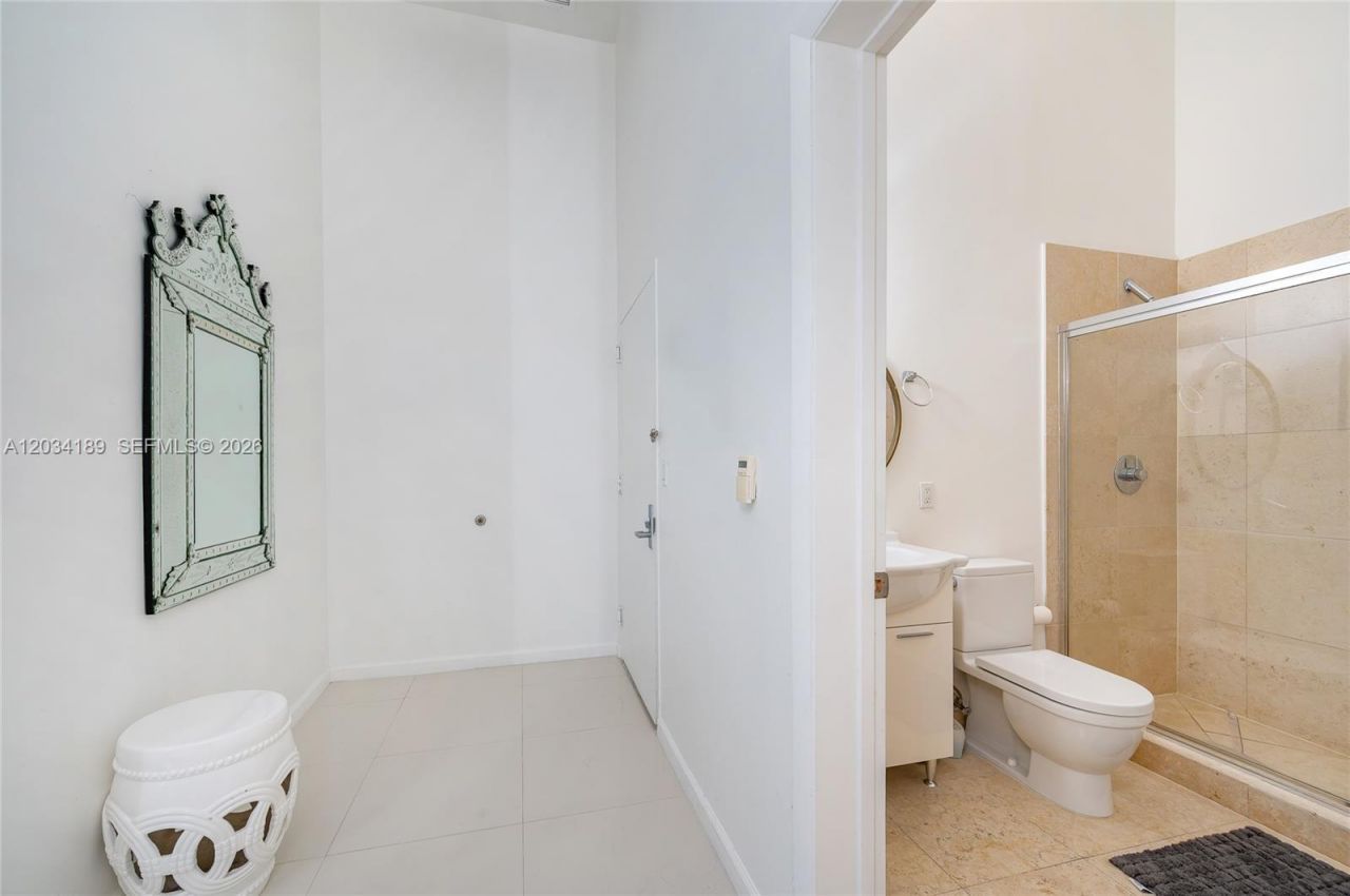 475 Brickell Ave , Unit 4115, Miami, FL 33131 Photo