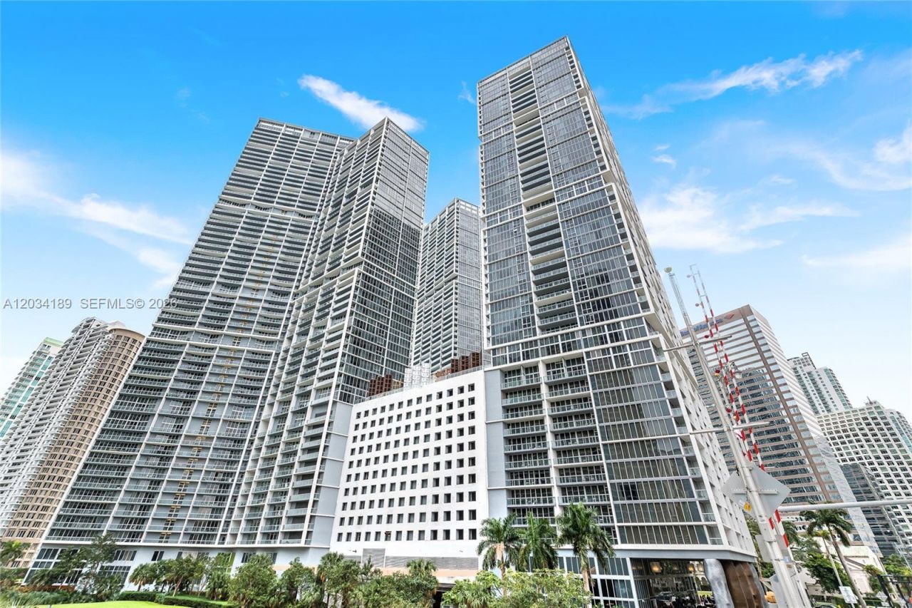 475 Brickell Ave , Unit 4115, Miami, FL 33131 Photo