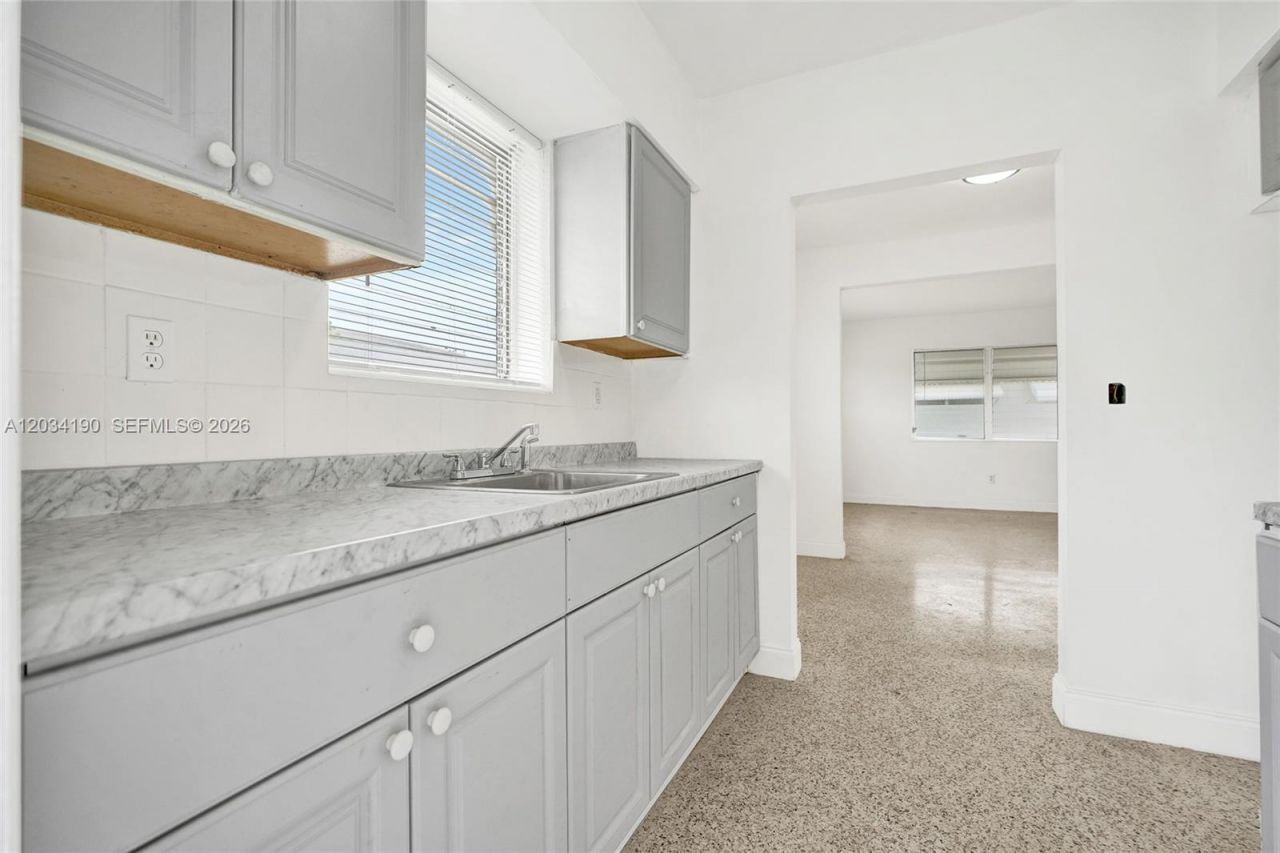 710 82nd St, Unit 1, Miami Beach, FL 33141 Photo