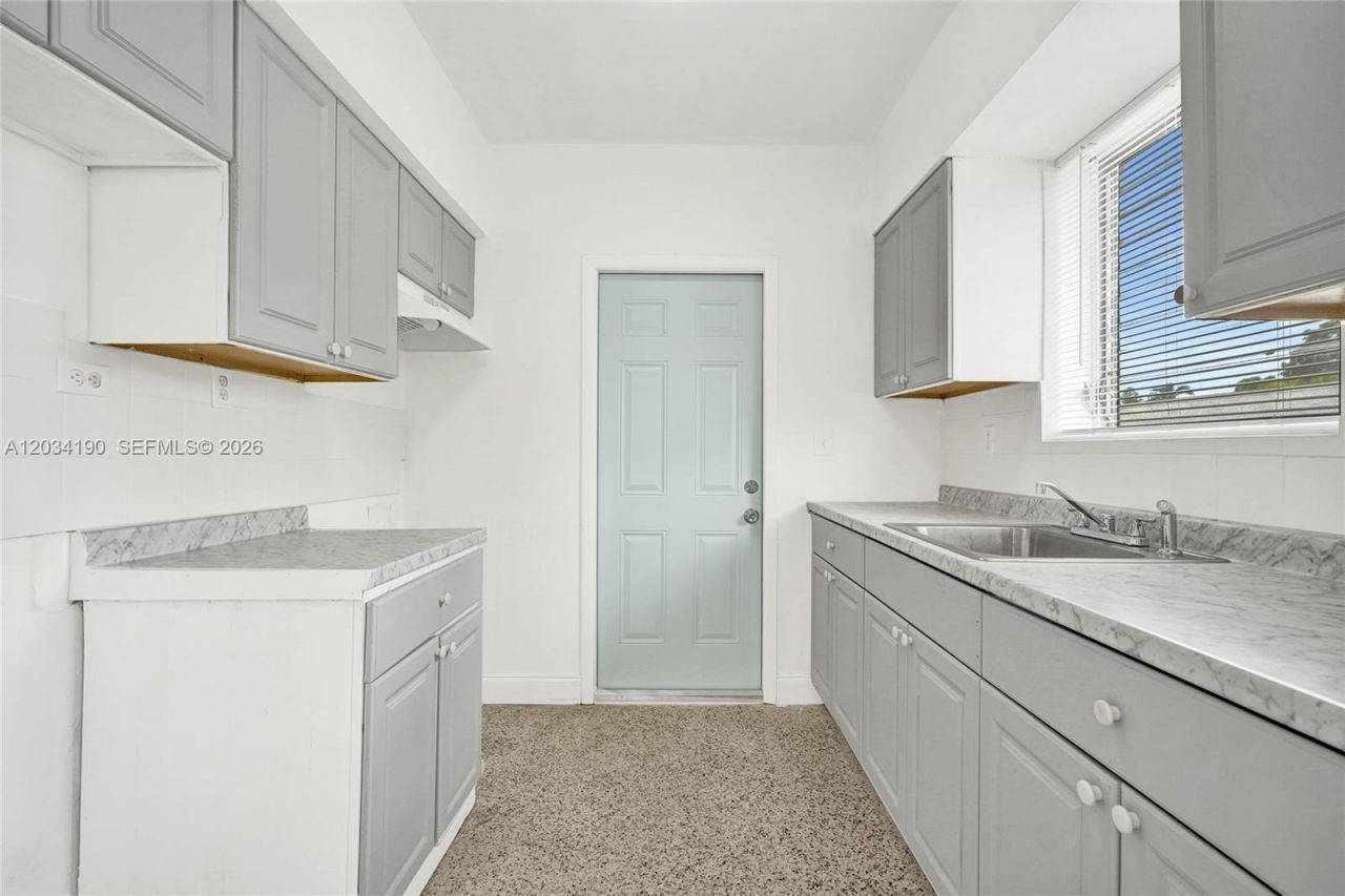 710 82nd St, Unit 1, Miami Beach, FL 33141 Photo