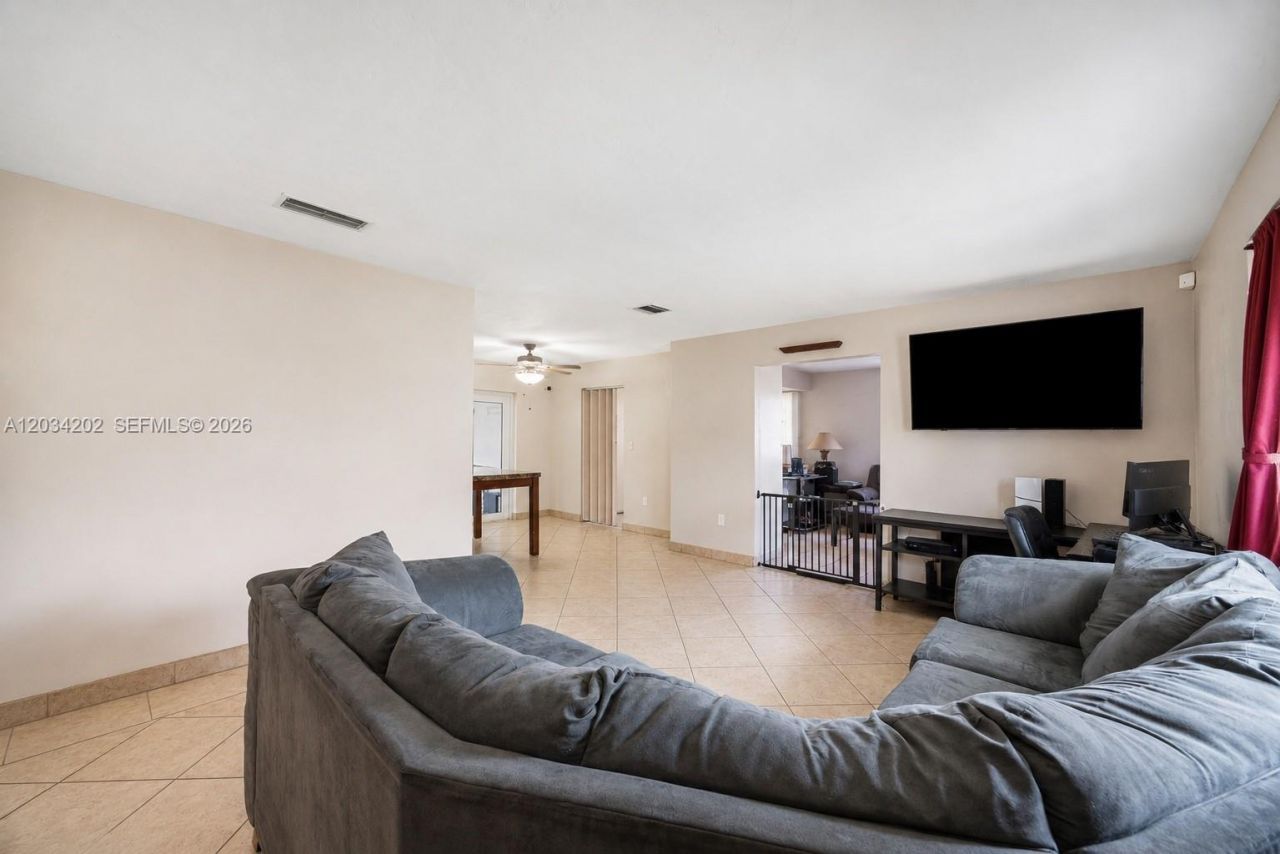 8771 SW 200th Ter, Cutler Bay, FL 33189 Photo