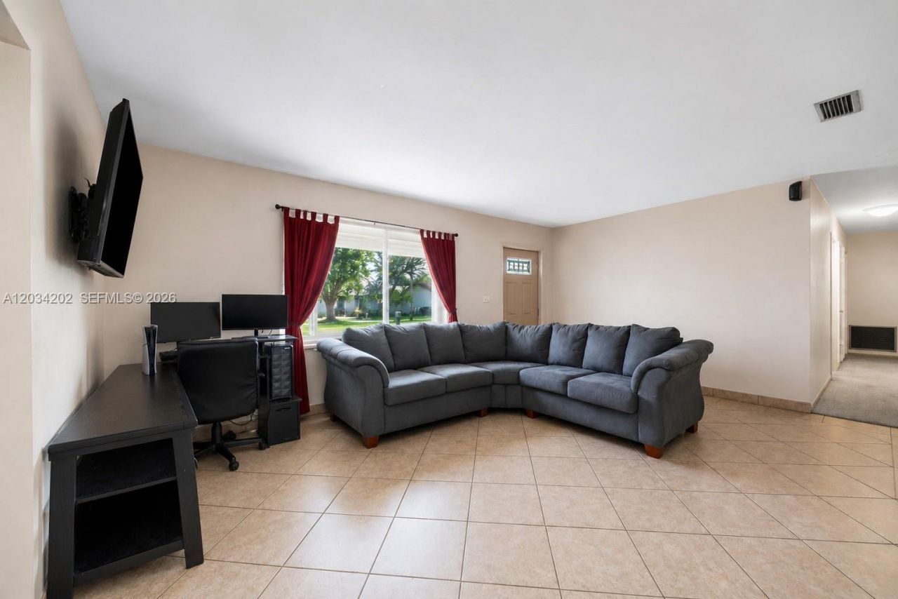 8771 SW 200th Ter, Cutler Bay, FL 33189 Photo