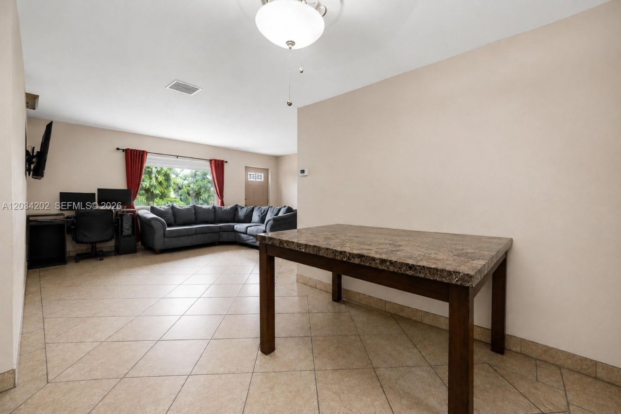 8771 SW 200th Ter, Cutler Bay, FL 33189 Photo