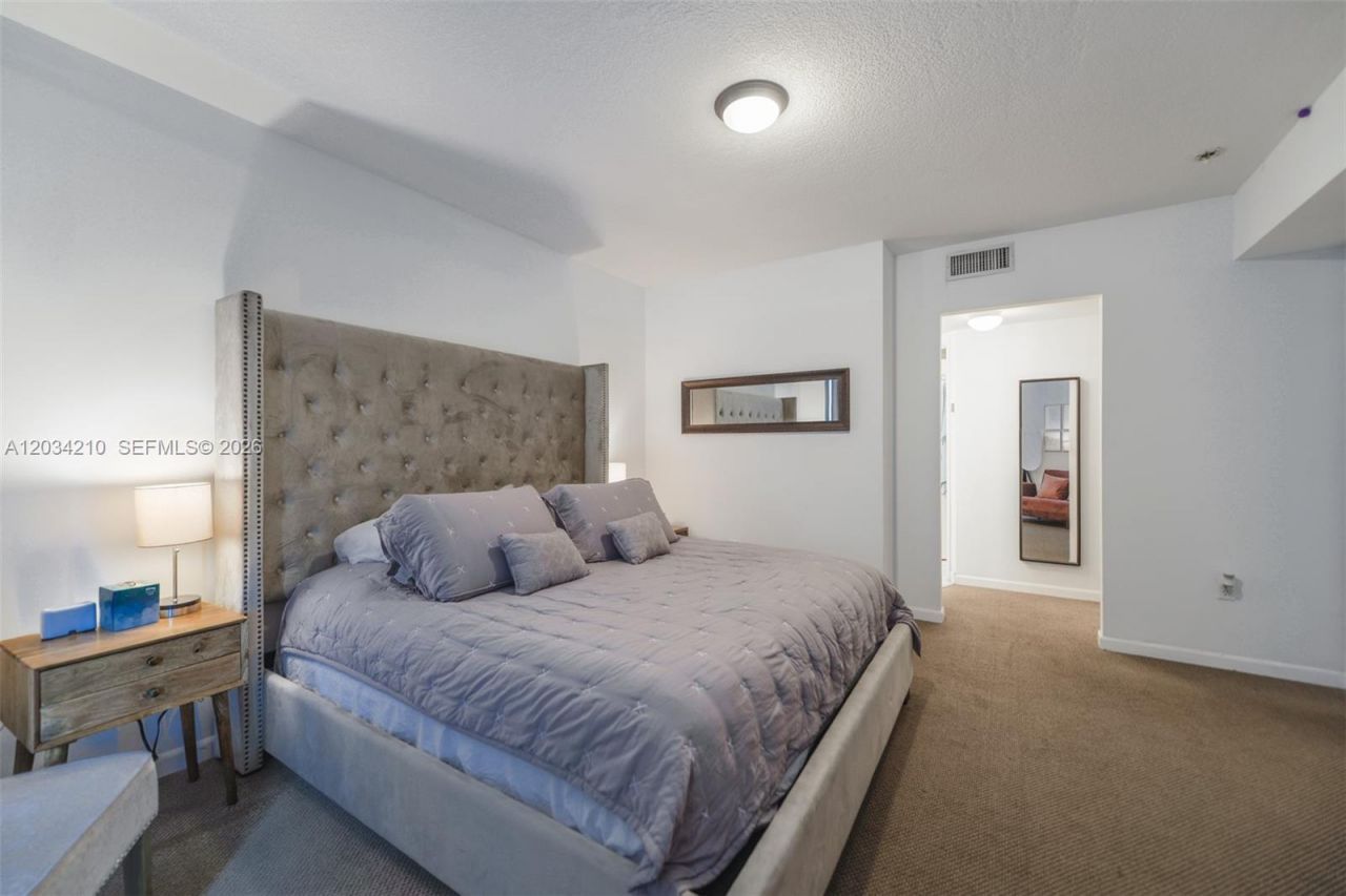1881 79th St Cswy , Unit 2004, North Bay Village, FL 33141 Photo