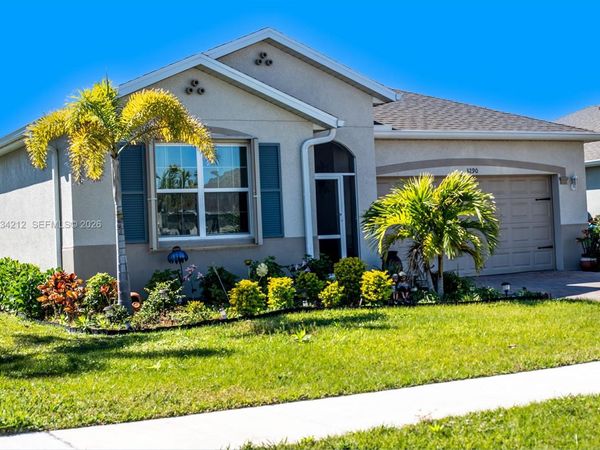 3290 Baravaldo Cir , Cape Coral, FL 33909