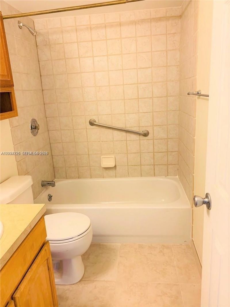 405 S Pine Island Rd , Unit 406D, Plantation, FL 33324 Photo