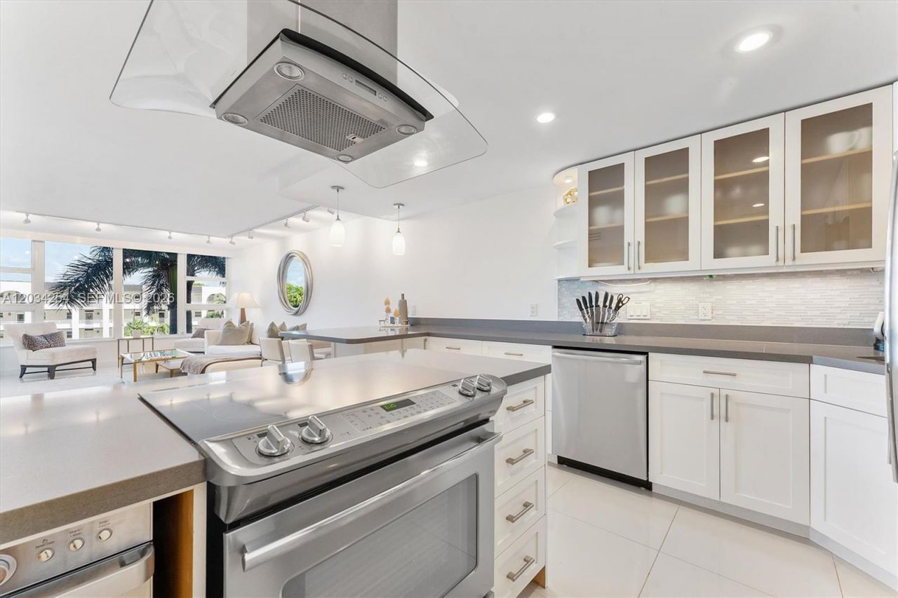 1620 S Ocean Blvd , Unit 3J, Lauderdale by the Sea, FL 33062 Photo