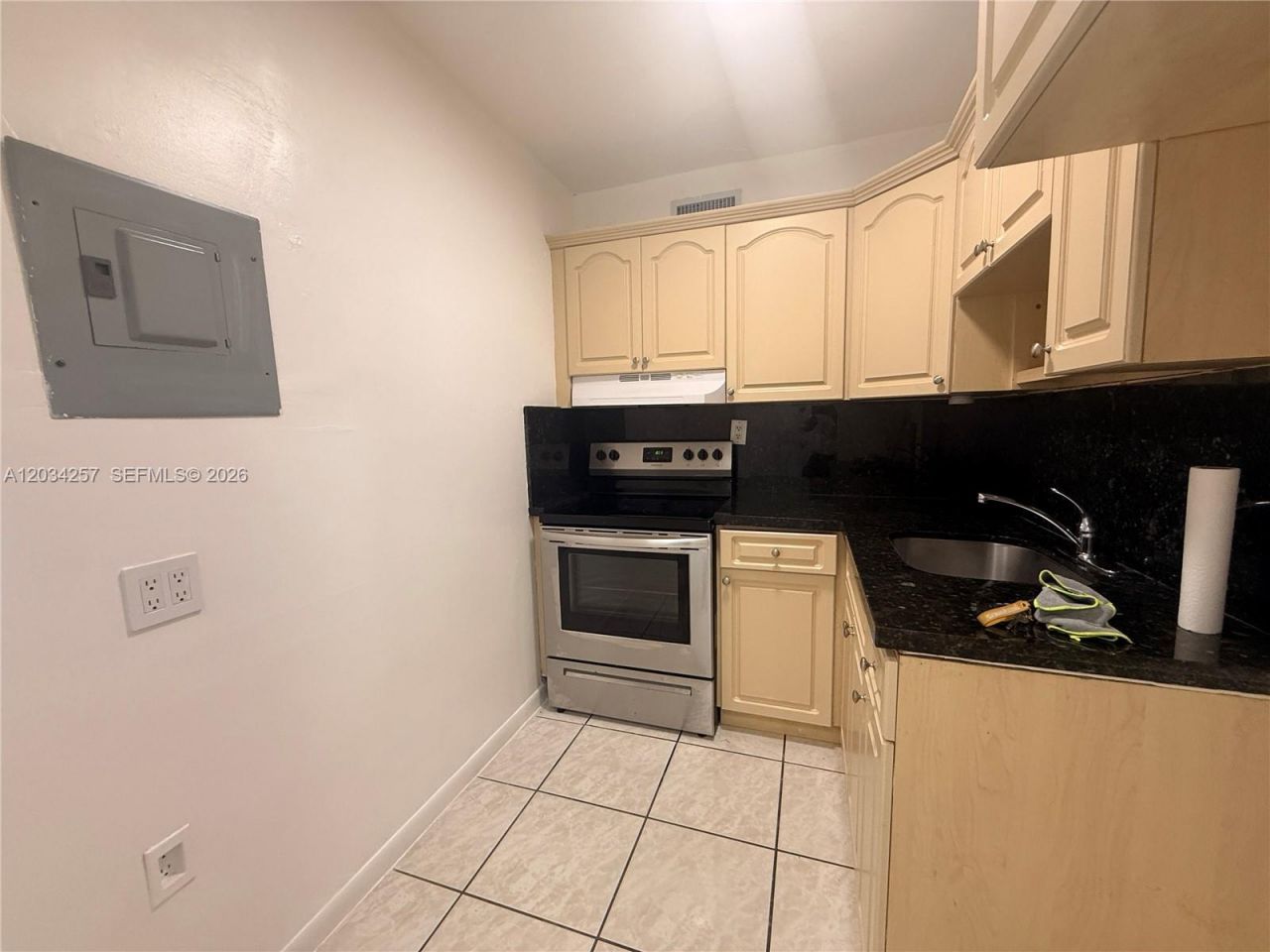 1860 SW 22nd St , Unit 11, Miami, FL 33145 Photo