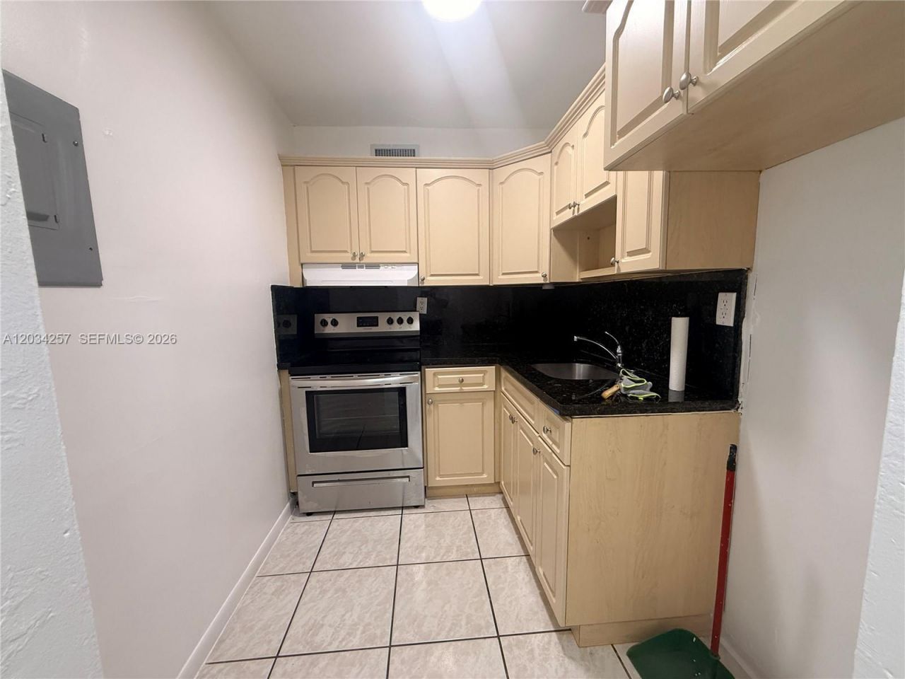 1860 SW 22nd St , Unit 11, Miami, FL 33145 Photo
