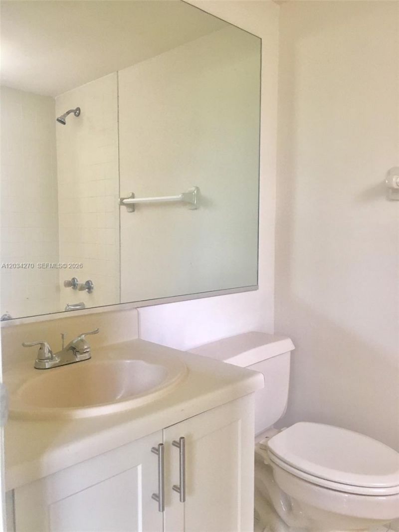 5400 W 21st Ct , Unit 306, Hialeah, FL 33016 Photo