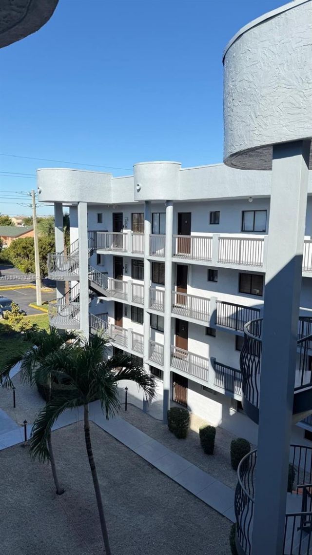 5400 W 21st Ct , Unit 306, Hialeah, FL 33016 Photo