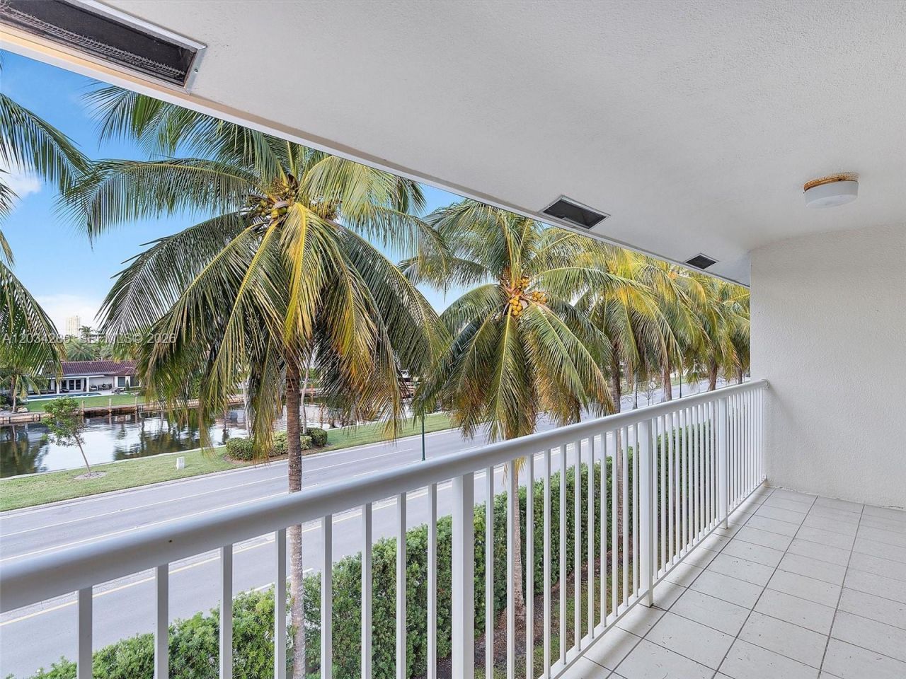 21399 Marina Cove Cir , Unit M12, Aventura, FL 33180 Photo