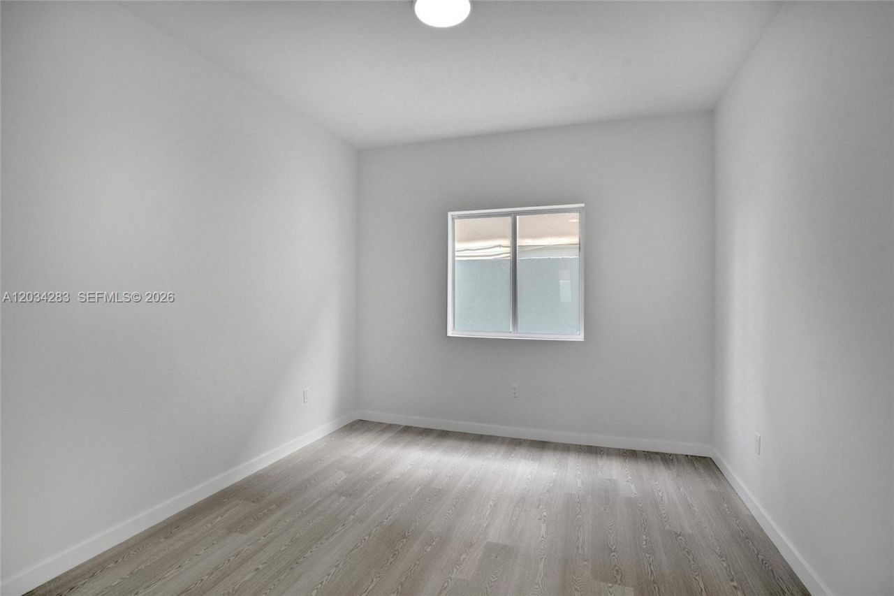 1567 NW 1st St , Unit 3, Miami, FL 33125 Photo