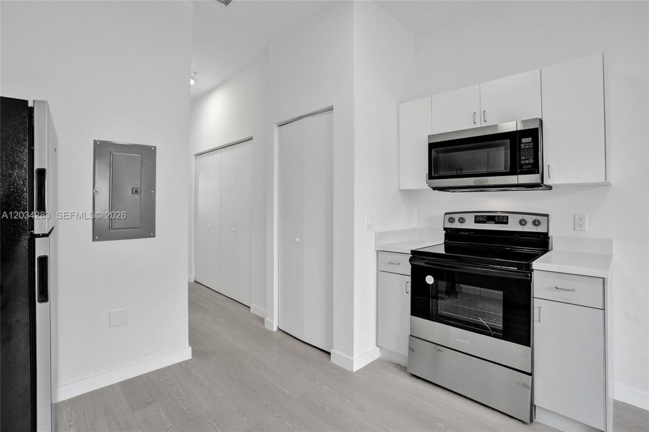 1567 NW 1st St , Unit 3, Miami, FL 33125 Photo
