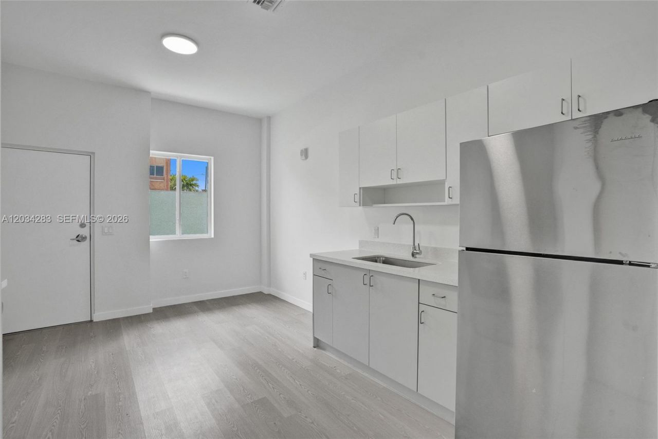 1567 NW 1st St , Unit 3, Miami, FL 33125 Photo