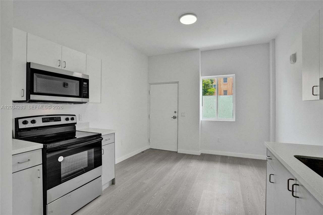 1567 NW 1st St , Unit 3, Miami, FL 33125 Photo