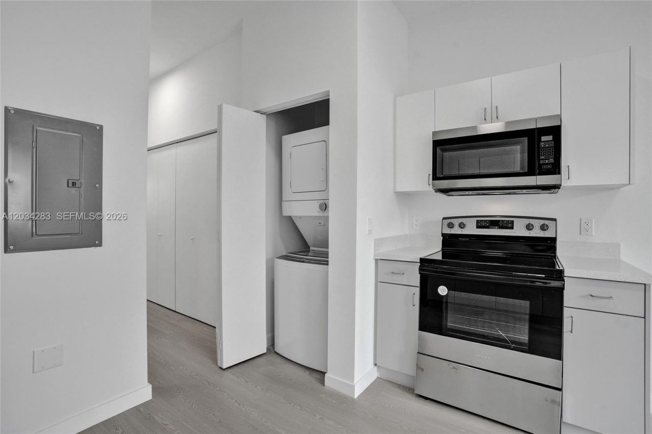 1567 NW 1st St , Unit 3, Miami, FL 33125 Photo