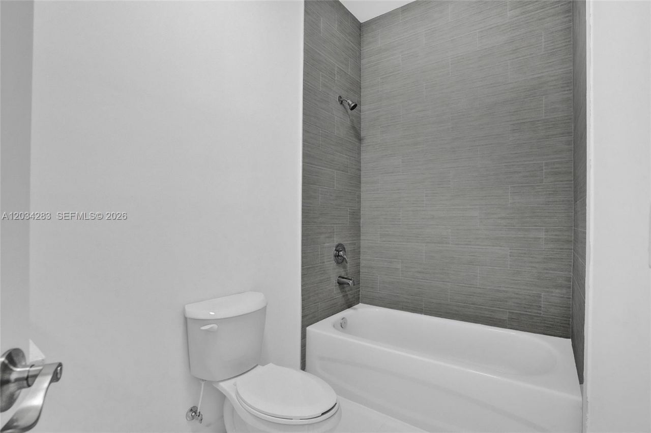 1567 NW 1st St , Unit 3, Miami, FL 33125 Photo