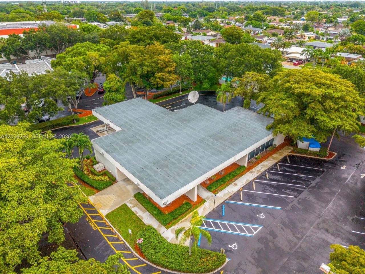 8200 N University Dr , Tamarac, FL 33321 Photo