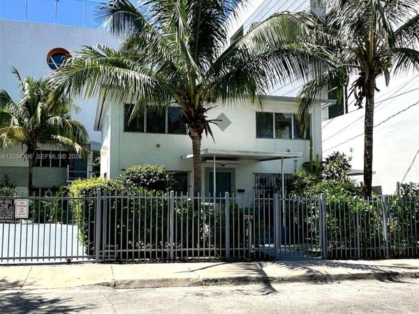 364 SW 11th St , Miami, FL 33130