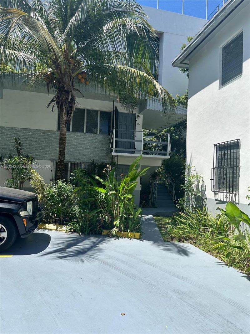 364 SW 11th St , Miami, FL 33130 Photo