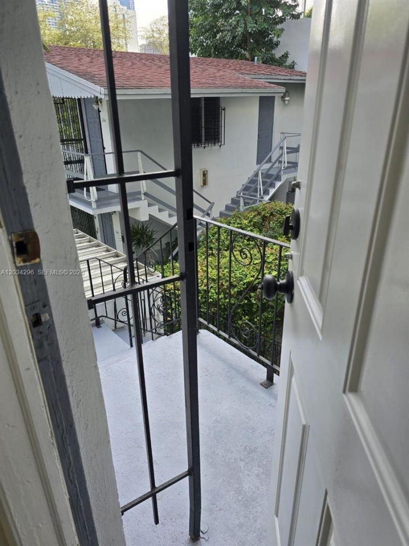 364 SW 11th St , Miami, FL 33130 Photo