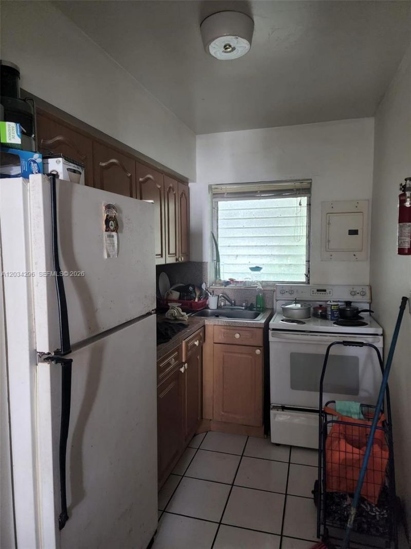 364 SW 11th St , Miami, FL 33130 Photo