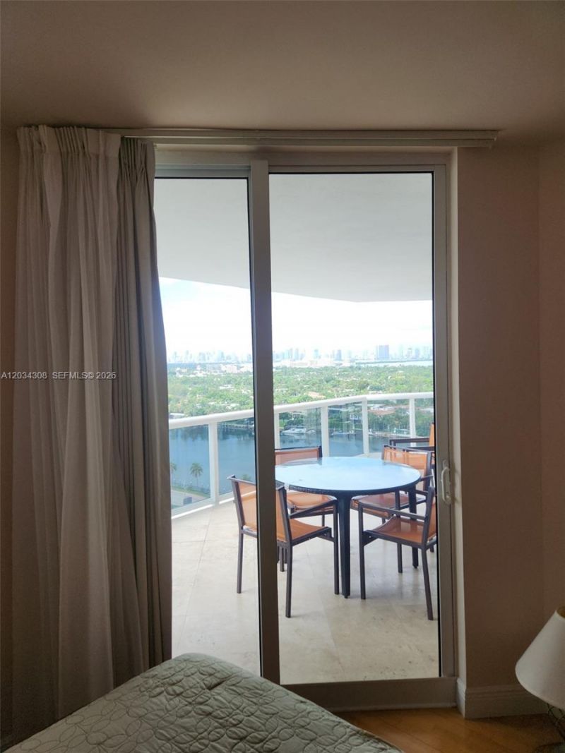 4779 Collins Ave , Unit 1804, Miami Beach, FL 33140 Photo