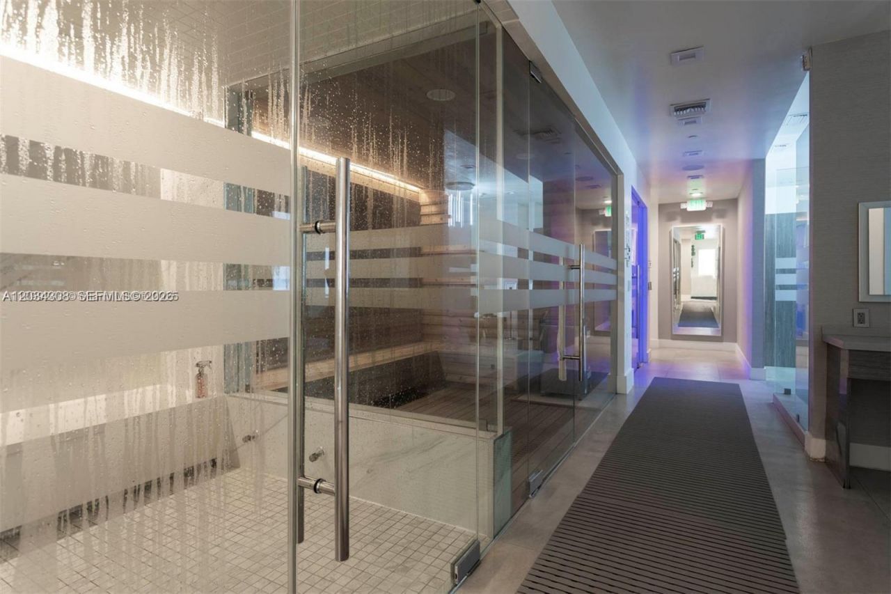 4779 Collins Ave , Unit 1804, Miami Beach, FL 33140 Photo