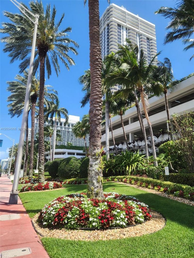 4779 Collins Ave , Unit 1804, Miami Beach, FL 33140 Photo