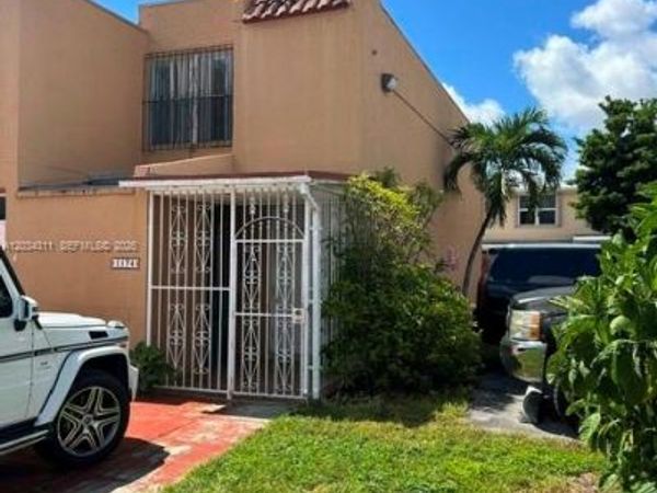 1174 W 40th St , Unit 48, Hialeah, FL 33012